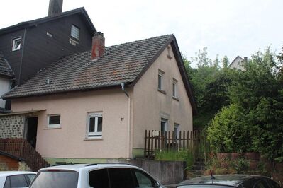 **REDUZIERTE MAKLERGEBÜHR** - gestalten Sie selbst - Wohnhaus mit 120 qm Wohnfläche