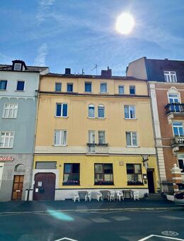 Renovierungsbedürftiges Mehrfamilienhaus mit vermieteter Gewerbeeinheit - Schweinfurt