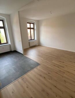 EBK zzgl. * 2. OG * Wohnzi. mit offener Küche u.v.m. - Chemnitz