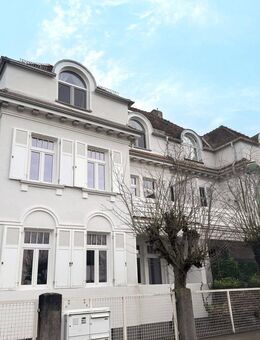Wunderschöner Altbau im Dichterviertel - Stilvolles Dreifamilienhaus mit Garten und Skylineblick - Frankfurt (Main)