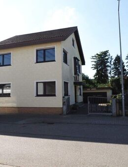 Vielseitiges Mehrfamilienhaus mit Potenzial für Mehrgenerationenwohnen oder als Kapitalanlage - Karlsruhe