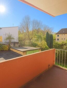 Lichtdurchflutete 3-Zimmerwohnung in unmittelbarer Uninähe mit Sonnenbalkon - Essen