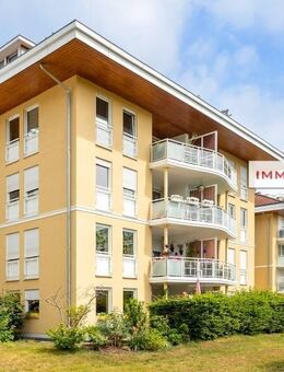 IMMOBERLIN.DE - Wohlfühllage: Helle Wohnung mit Balkons & Pkw-Stellplatz - Kleinmachnow