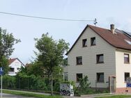 Filetgrundstück in bester Lage in Neureut - gegenüber Parkanlage, 2 Parteien-Haus mit großem Garten - Karlsruhe