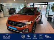 VW T-Cross, 1.0 TSI Active AppConnec, Jahr 2023 - Gladenbach