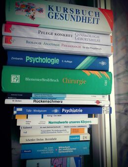 Medizin Pflege Anatomie Psychologie Demenz MDK Chirurgie Gynäkologie Psychiatrie Psychotherapie Infektiologie Neurosenlehre Wörterbuch der medizinischen Fachausdrücke Kursbuch Gesundheit/Selbsthilfe usw. 17 Bücher zus. 29,- - Flensburg