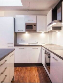 Privatverkauf: gehobene 3-Zimmer-Wohnung in saniertem Denkmal - Radebeul