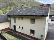 Einfamilienhaus mit großer Halle und zusätzlichem Grundstück zum Kauf! Hier lässt sich wohnen und arbeiten kombinieren... - Geislingen (Steige)