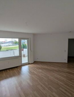 Attraktive 2-Zimmer-Wohnung l Balkon l Aufzug l TG Stellplatz - Taucha