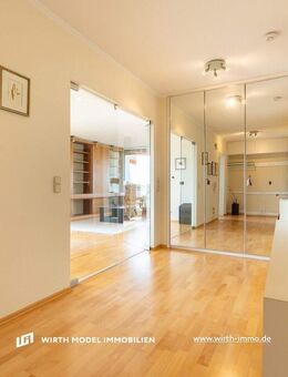 Sehr großzügige Vier-Zimmer-Wohnung mit zwei Balkonen und TG-Stellplatz in bester Lage - Schweinfurt