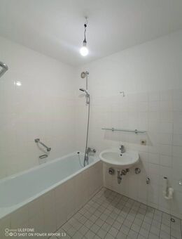 Geräumige 3-Zimmer-Wohnung mit Balkon in Germering - Germering