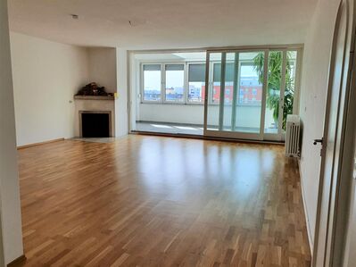 Penthouse mit Kamin, Wintergarten und TG