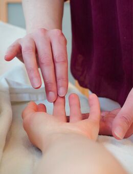 Streichelweisen / Streichelmassage - Berührungen für Körper und Seele (ohne Intimbereich) - Hamburg