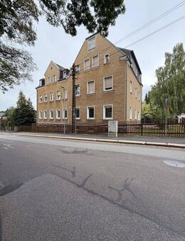 Sehr geräumige 4 Raum Wohnung mit Terrasse in Lichtenstein ab sofort zu vermieten - Lichtenstein (Sachsen)