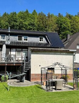 Zwei Einfamilienhäuser in ruhiger Lage - Burgwald