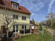 Wohnen mit Ausblick: Schöne DHH mit 2 WE, Carport und traumhaftem Garten am Stadtrand von Gera - Gera