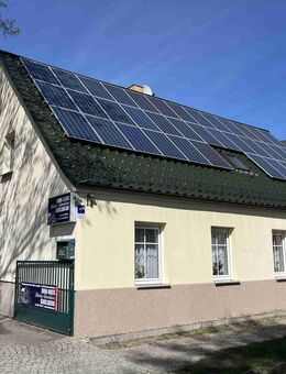 Babelsberg: Geräumiges EFH mit Remise und Pool - Potsdam