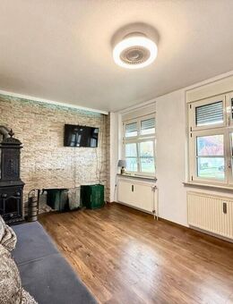 Gartenstadt Welheim: Kleines, gepflegtes Juwel mit wunderschönem großen Garten, Einbauküche und Pool - Bottrop