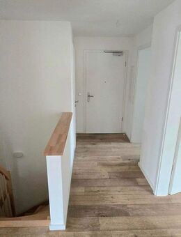 Modernes Wohnen mit Wintergarten, 3 Stellplätzen und Garten - Germering