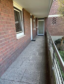 PROVISIONSFREI ! ABSOLUTES ZENTRUM - SEHR RUHIG - GROßE TERRASSE -- Gesucht werden 1 - 2 Personen!! - Bünde