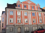 Eine feine Adresse mitten in der Altstadt: moderne Etagenwohnung im barocken Stadtpalais - Memmingen Zentrum