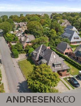 Mehrfamilienhaus in Keitum - Neubaumöglichkeit unter Reet - Sylt