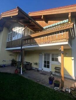 Attraktives Ein-Zweifamilienhaus mit Einliegerappartement in ruhiger und sonniger Dorflage von Piding mit herrlichem Bergblick! - Piding