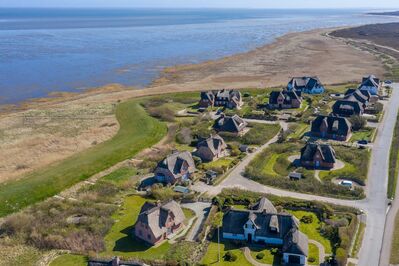 Seltenes Juwel mit Blick auf das Rantumer Wattenmeer - Schöne Doppelhaushälfte unter Reet