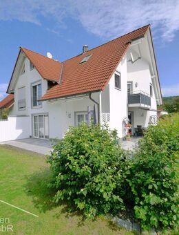 Top gepflegte Doppelhaushälfte mit Garage in bevorzugter Lage nahe am Main-Donau-Kanal - Berching