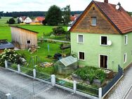 Einfamilienhaus mit unverbauten Blick ins Grüne und Nebengebäude - Maxhütte-Haidhof