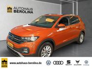 VW T-Cross, 1.0 TSI Life, Jahr 2023 - Berlin