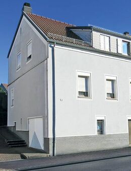 Stadtnahe Doppelhaushälfte mit grünem Rückzugsort - Zweibrücken