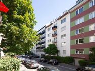 schöne 3 Zimmer Dachgeschosswohnung mit Balkon - Frankfurt (Main)