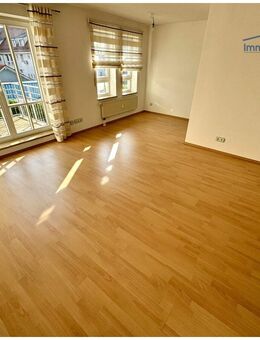 Charmante, modern renovierte 2-Zimmer-Wohnung mit sonnigem Südbalkon und Tiefgaragenstellplatz - Buchloe