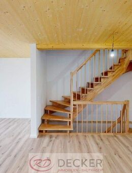 Neubau mit Wohnfühlfaktor - Stilvolle DHH in Holzbauweise in Geiselhöring ++Decker Immobilien++ - Geiselhöring