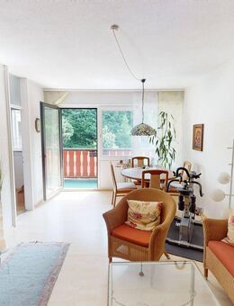 Ruhige 2-Zimmer-Wohnung mit Sonnenbalkon Aufzug und Stellplatz - Sasbachwalden