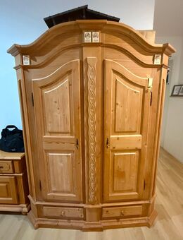 Bauernschrank aus Fichte - Landhausstil - Neuwied