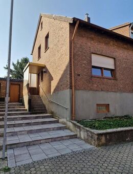 Geräumige Doppelhaushälfte mit großem Garten in ruhiger Lage von Düren-Merken - sofort bezugsfrei - Düren