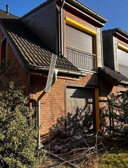 Charmantes Einfamilienhaus mit gepflegtem Garten und Garage in Hennigsdorf - Hennigsdorf