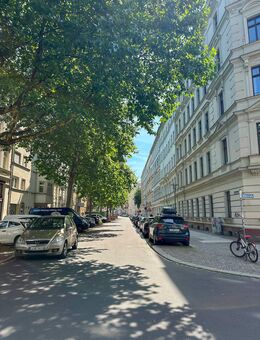 Über den Dächern der Südvorstadt: 3-Raumwohnung mit Spitzboden in Bestlage - Leipzig