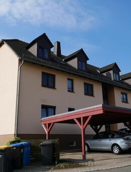 TOLLE Kapitalanlage: 2-Zimmer-Wohnung in ruhiger Lage mit Blick ins Grüne und EBK! - Oelsnitz (Erzgebirge)