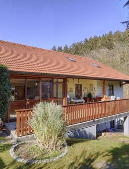 Ein Paradies im Grünen - Freistehendes Einfamilienhaus mit Einliegerwohnung in naturverbundener Lage - Wartenberg (Bayern)