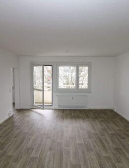 Platz für die ganze Familie...große 4-RW mit Wanne u. Balkon!!! - Freiberg