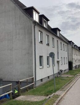 Top sanierte 1,5 Zimmer Dachgeschoss Wohnung, sofort anmietbar! - Lübeck