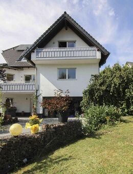 Sofort wohlfühlen: 7-Zi.-EFH mit Weitblick ins Grüne in Schlangenbad-Wambach - Schlangenbad