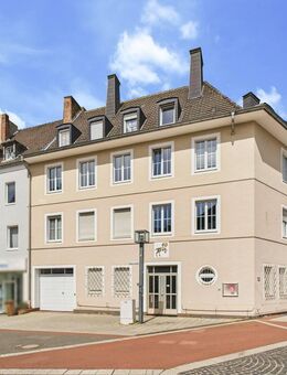 WOHNBAU: Renditestarkes Mehrfamilienhaus mit Ausbaupotenzial in bester Innenstadtlage von Jülich - Jülich