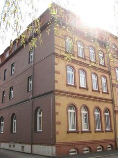 Helle 2-Raum-Altbauwohnung mit Einbauküche im Stadtzentrum