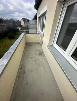 Einziehen und sich wohlfühlen: Moderne 3-ZKB mit Balkon in Seelze - Seelze