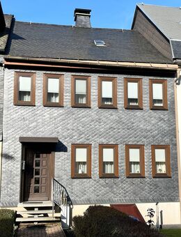 Gepflegtes Einfamilienhaus mit Garten in Oberweißbach im Thüringer Wald - Oberweißbach (Thüringer Wald)
