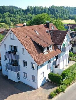 Ruhig gelegene, großzügige, 2-Zimmer-Wohnung mit Doppelparker und Außenstellplatz in Tettnang-Oberlangnau - Tettnang